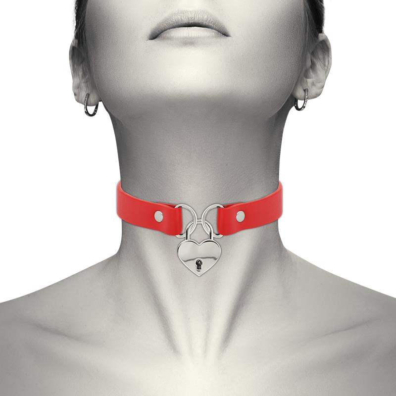 COQUETTE - CHIC DESIRE ROTE HALSKETTE AUS VEGANEM LEDER MIT HERZ-ACCESSOIRE MIT SCHLÜSSEL